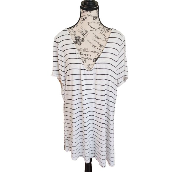 TORRID Top Women's Size 2XL Striped Short Sleeve - Picture 8 of 11